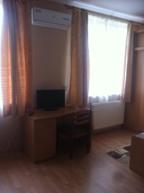 Piroshka Hotel Берегово Екстериор снимка
